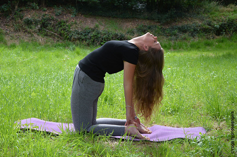 posture du chameau hatha yoga